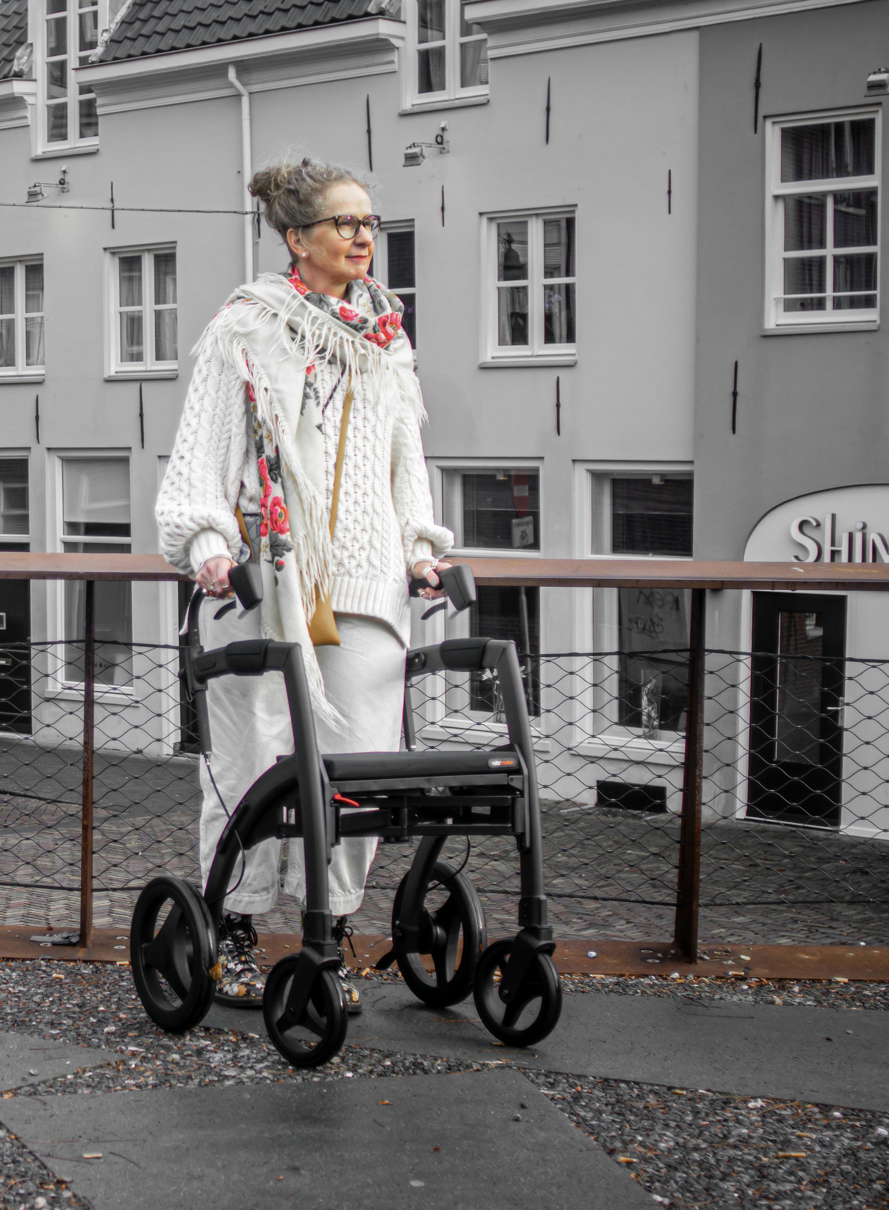 Using the Elderly Mobility Scale (EMS) to Assess Mobility