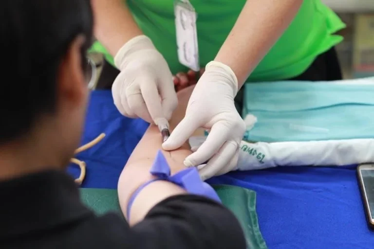 At-Home IV Therapy NYC: Clinical Guidelines for Private Nursing