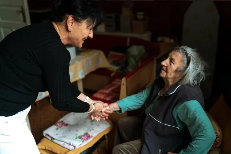 Independent Senior Living: Aide Support in Chelsea, Manhattan