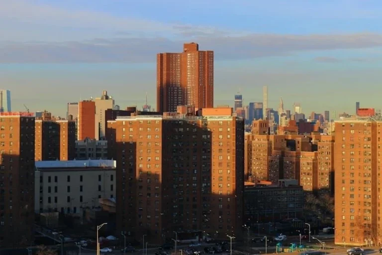 Private Duty Aides for High-Rise Living in Midtown