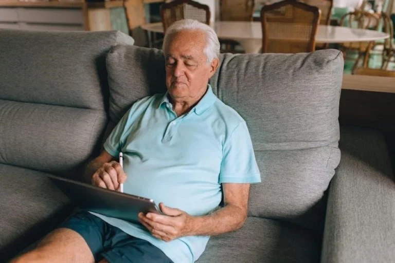 2026 Upgrade: Voice-Activated Safety for NYC Senior Apartments