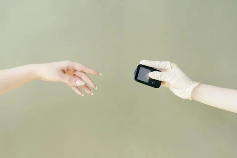 Beyond Bandages: Clinical Wound Care for Diabetic NYC Seniors