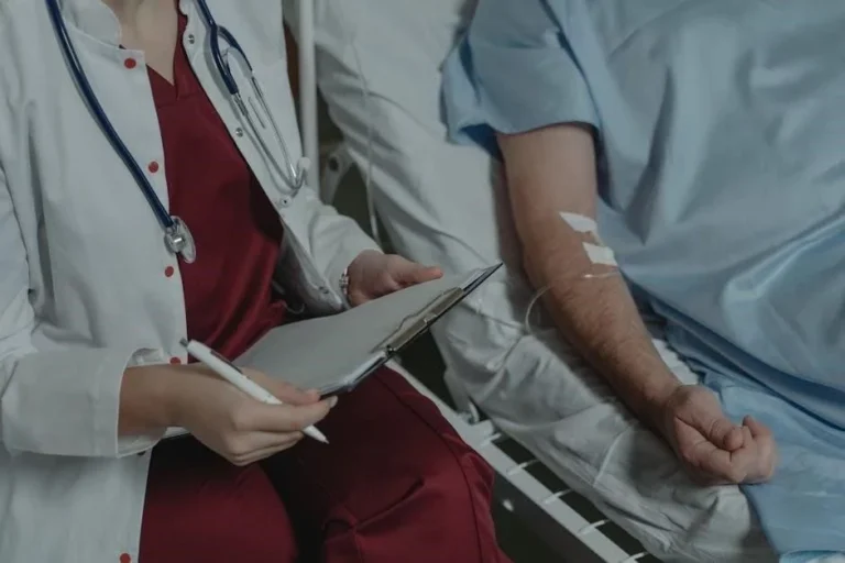 Flushing Recovery: Quality Home Nursing for local hospital Discharges