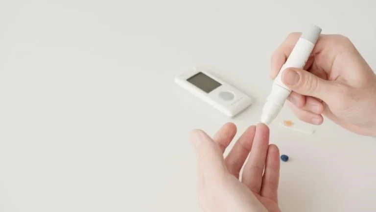Step by Step: Managing Diabetic Neuropathy Risks at Home