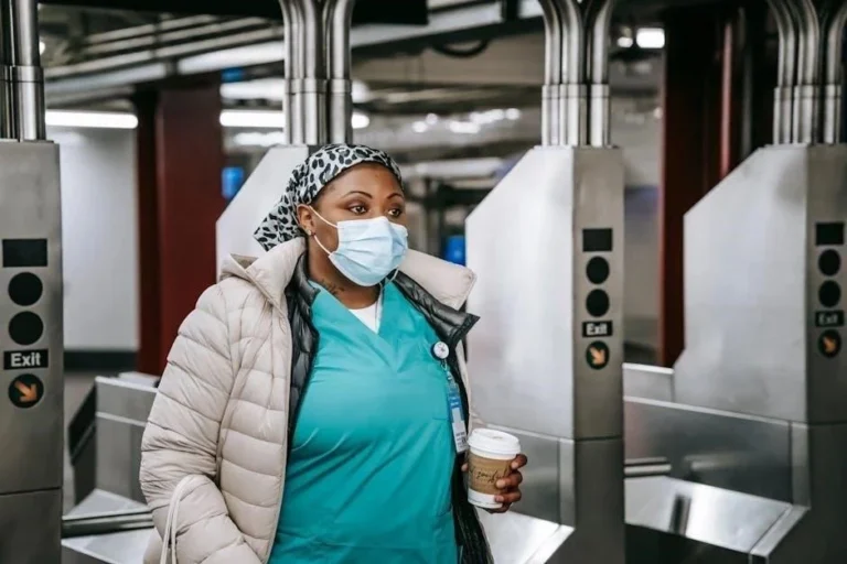 When Is It Time to Transition from HHA to RN in NYC? Key Clinical Signs Families Must Recognize