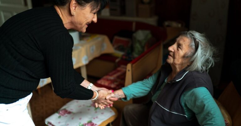 Dual Incontinence at Home: A Caregiver’s Guide to Hygiene and Skin Care