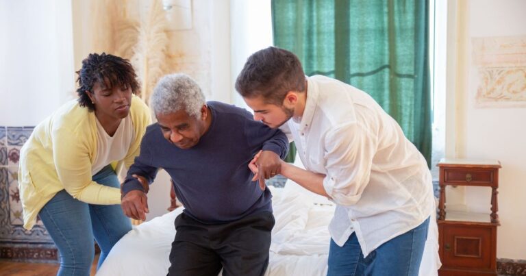 Home Health Aide vs Personal Care Aide in New York: What Each One Does