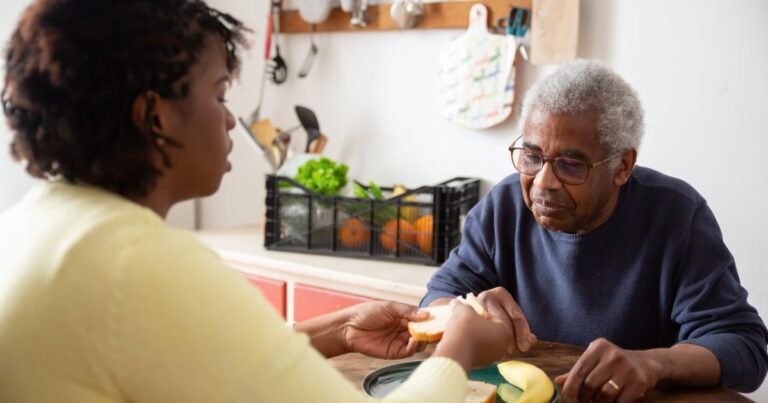 Safe Eating With Parkinson’s: Swallowing Problems and What Helps at Home